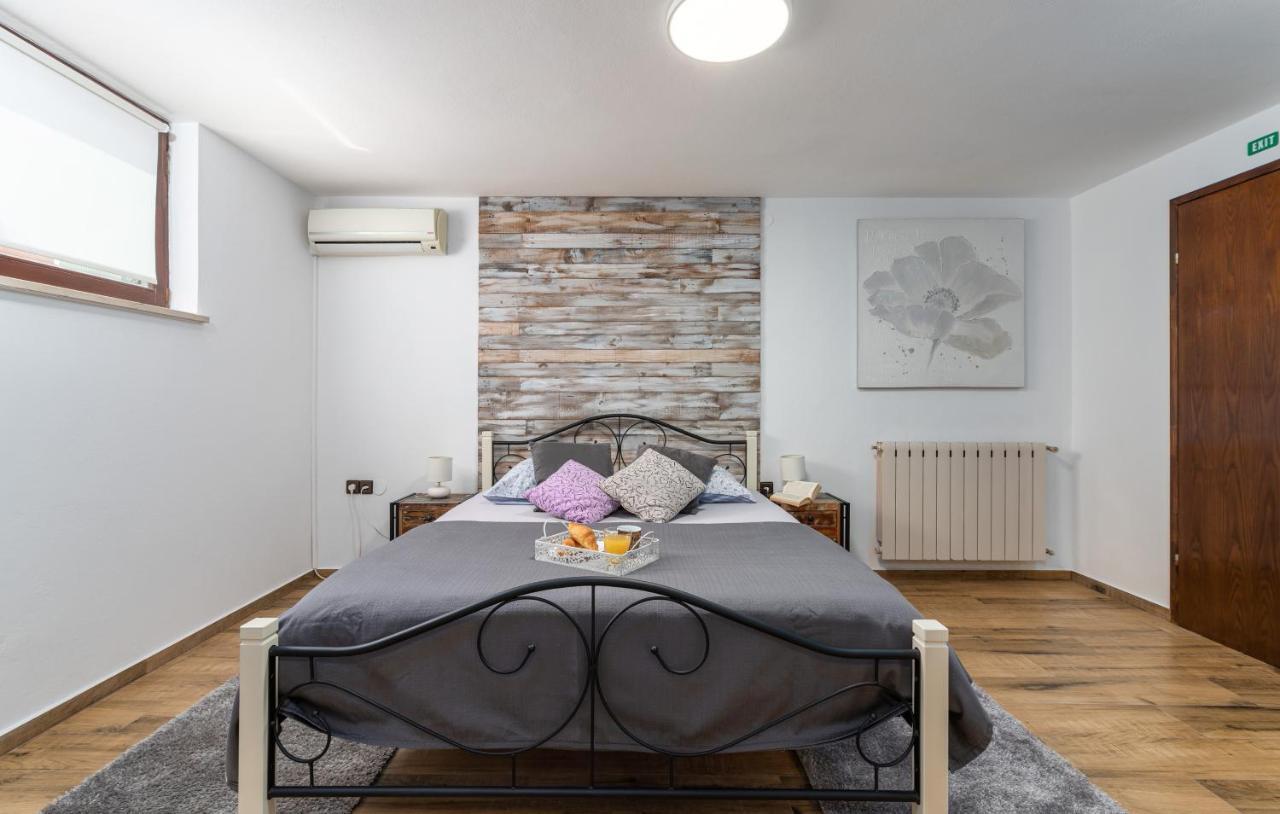 Apartman Ariana *