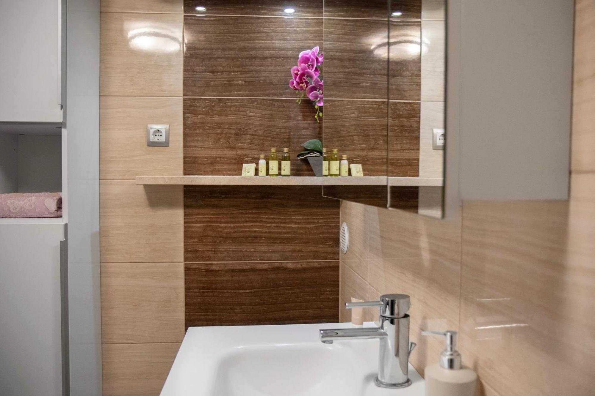 Ariana Apartman